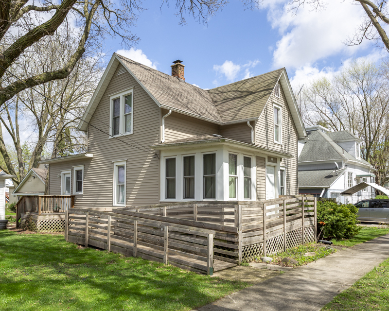 421 Prospect Street, DeKalb, IL