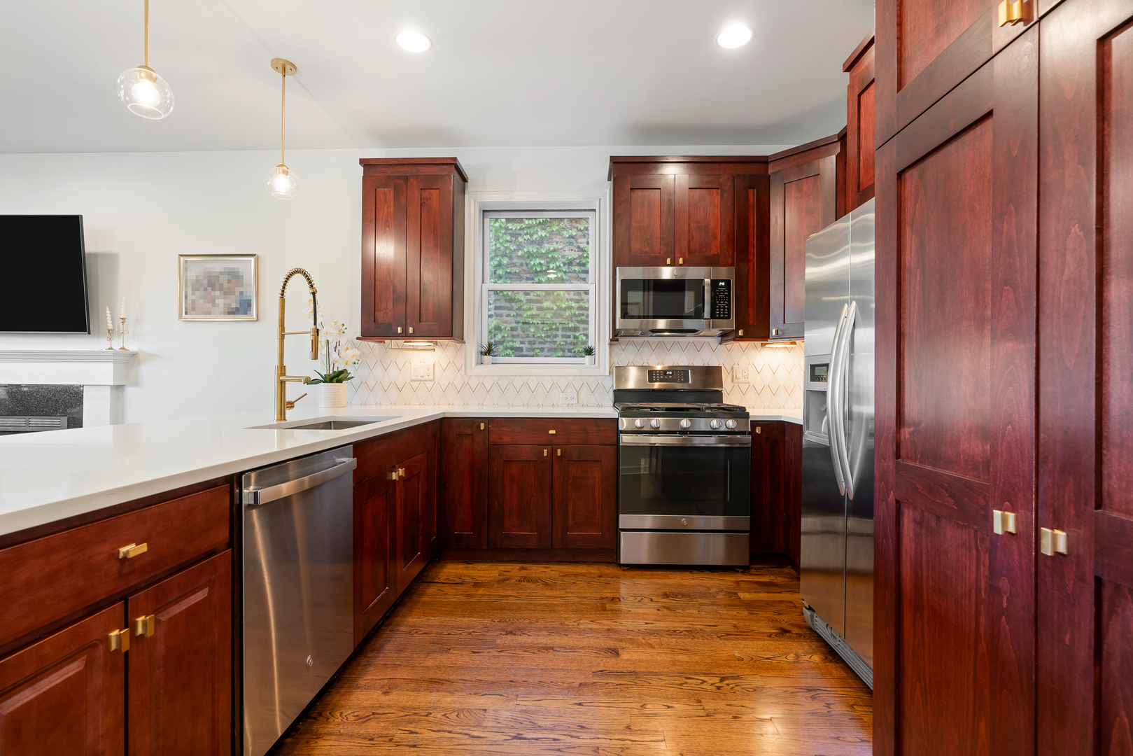 1425 W Grand Avenue #3E, Chicago, IL