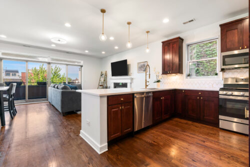 1425 W Grand Avenue #3E, Chicago, IL