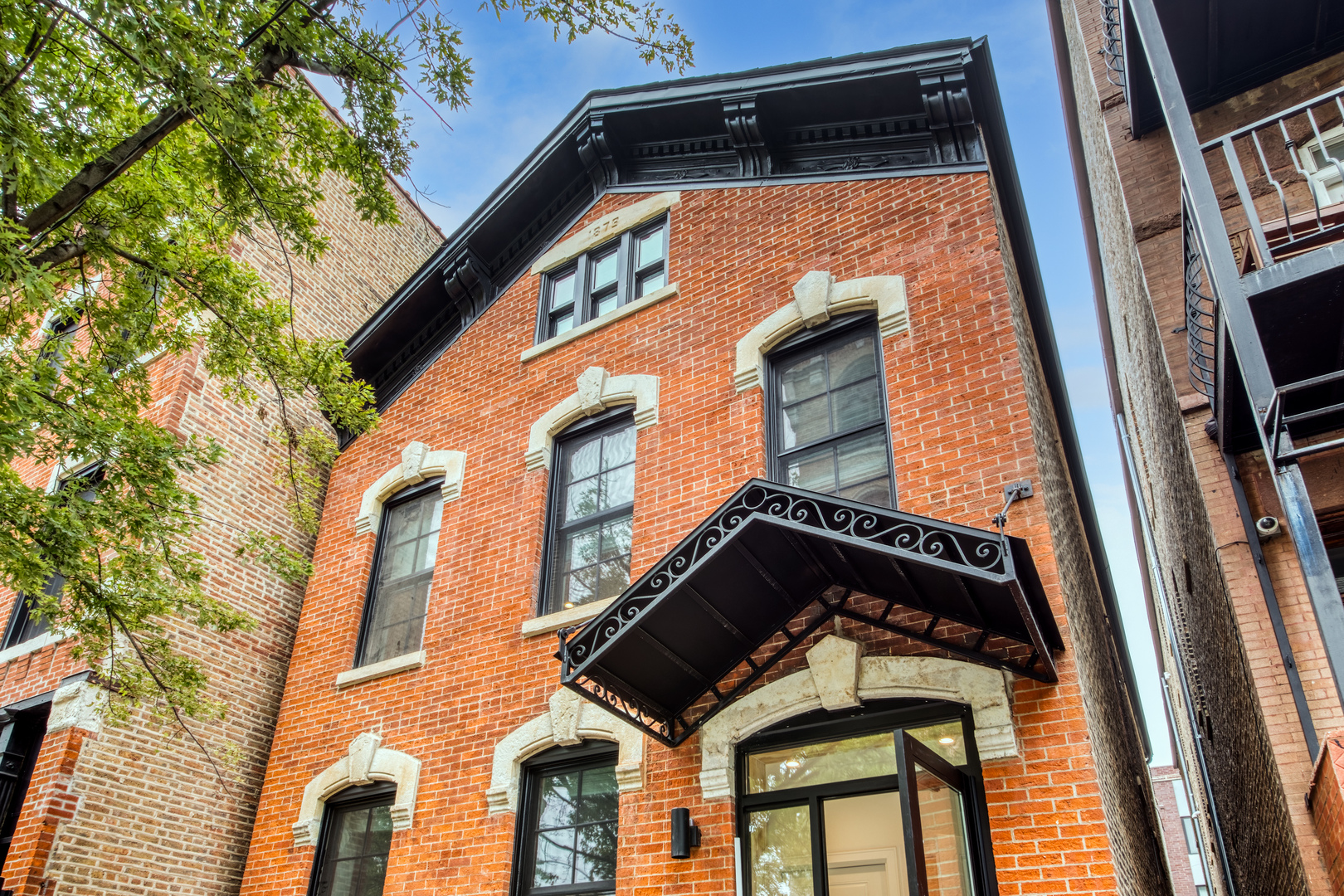 1370 W Evergreen Avenue #1, Chicago, IL