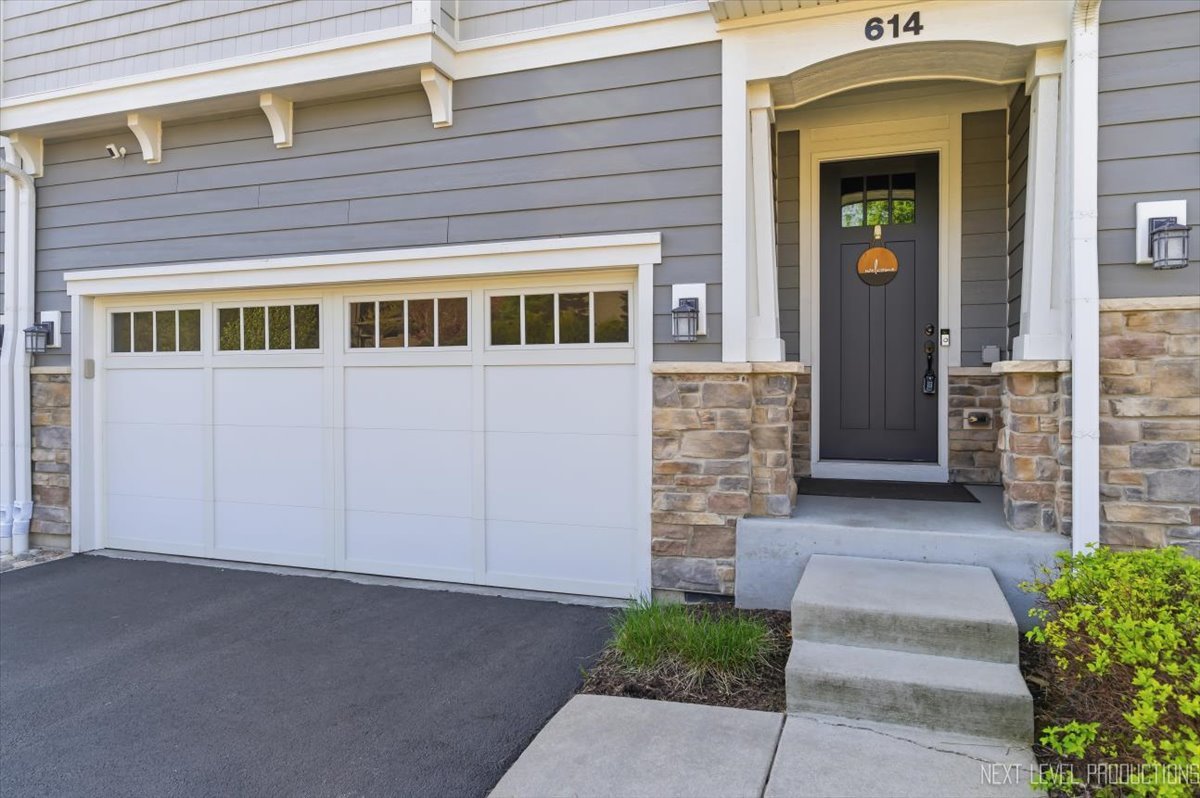 614 Riverbank Drive, Geneva, IL