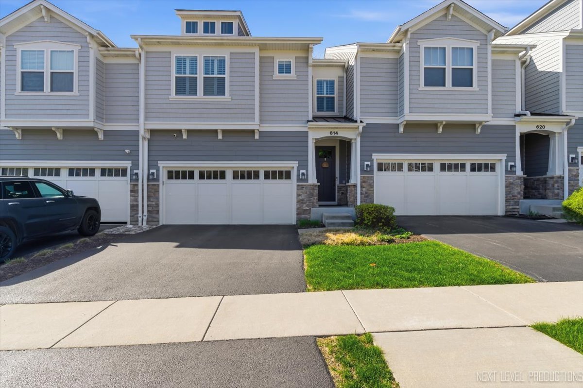 614 Riverbank Drive, Geneva, IL