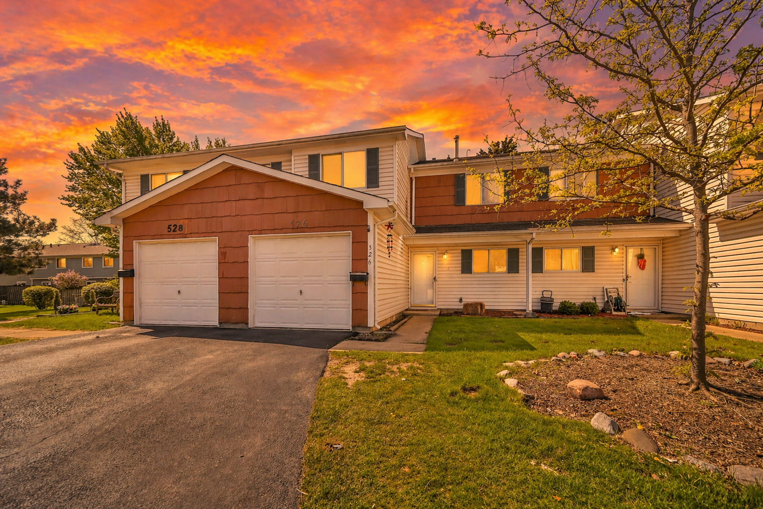 526 Alton Court, Carol Stream, IL
