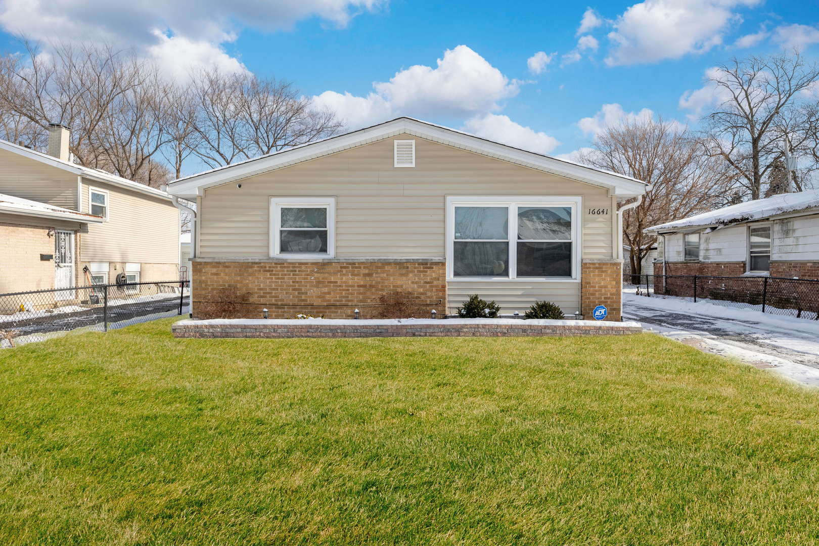 16641 Paulina Street, Markham, IL