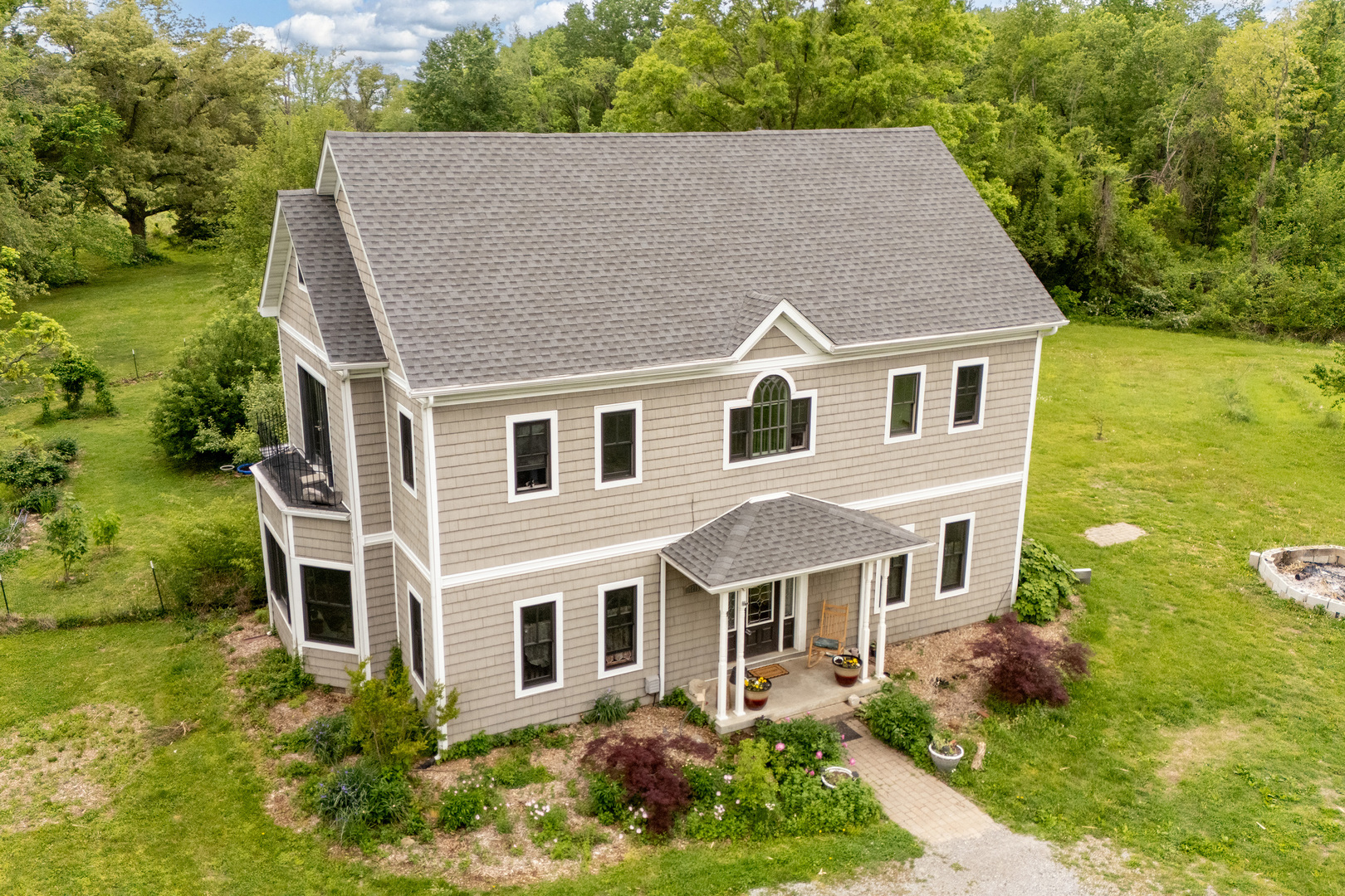 1215 Trolley Road, Eldorado, IL