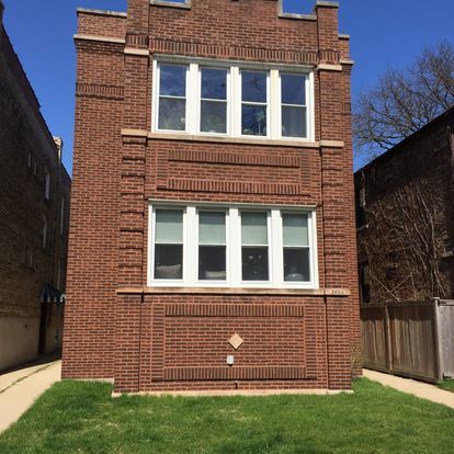 2604 W Argyle Street, Chicago, IL