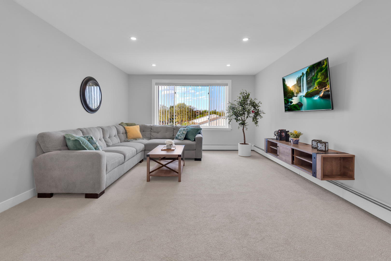 1375 REBECCA Drive #323, Hoffman Estates, IL