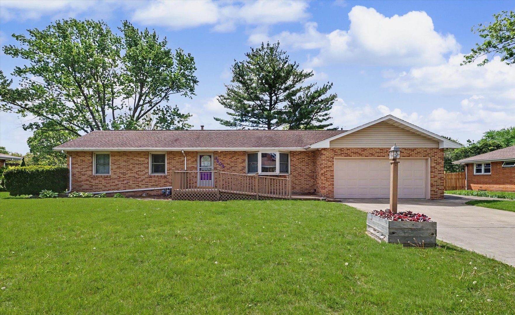 2409 John Drive, Urbana, IL
