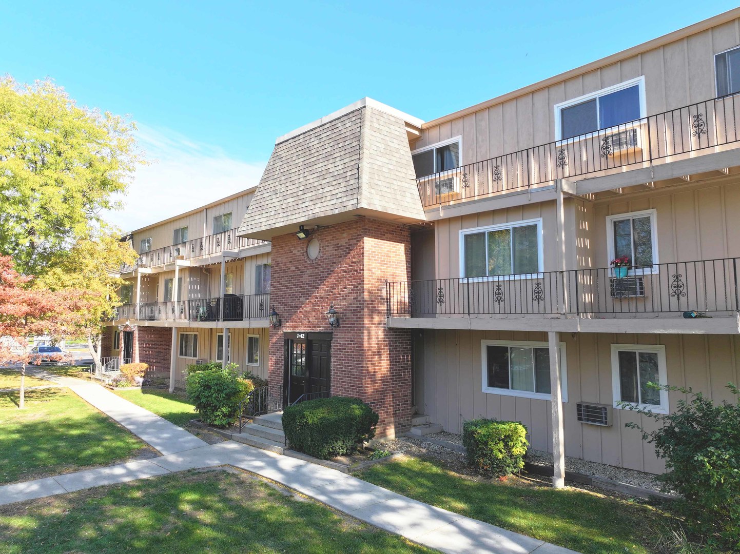2504 Algonquin Road #17, Rolling Meadows, IL