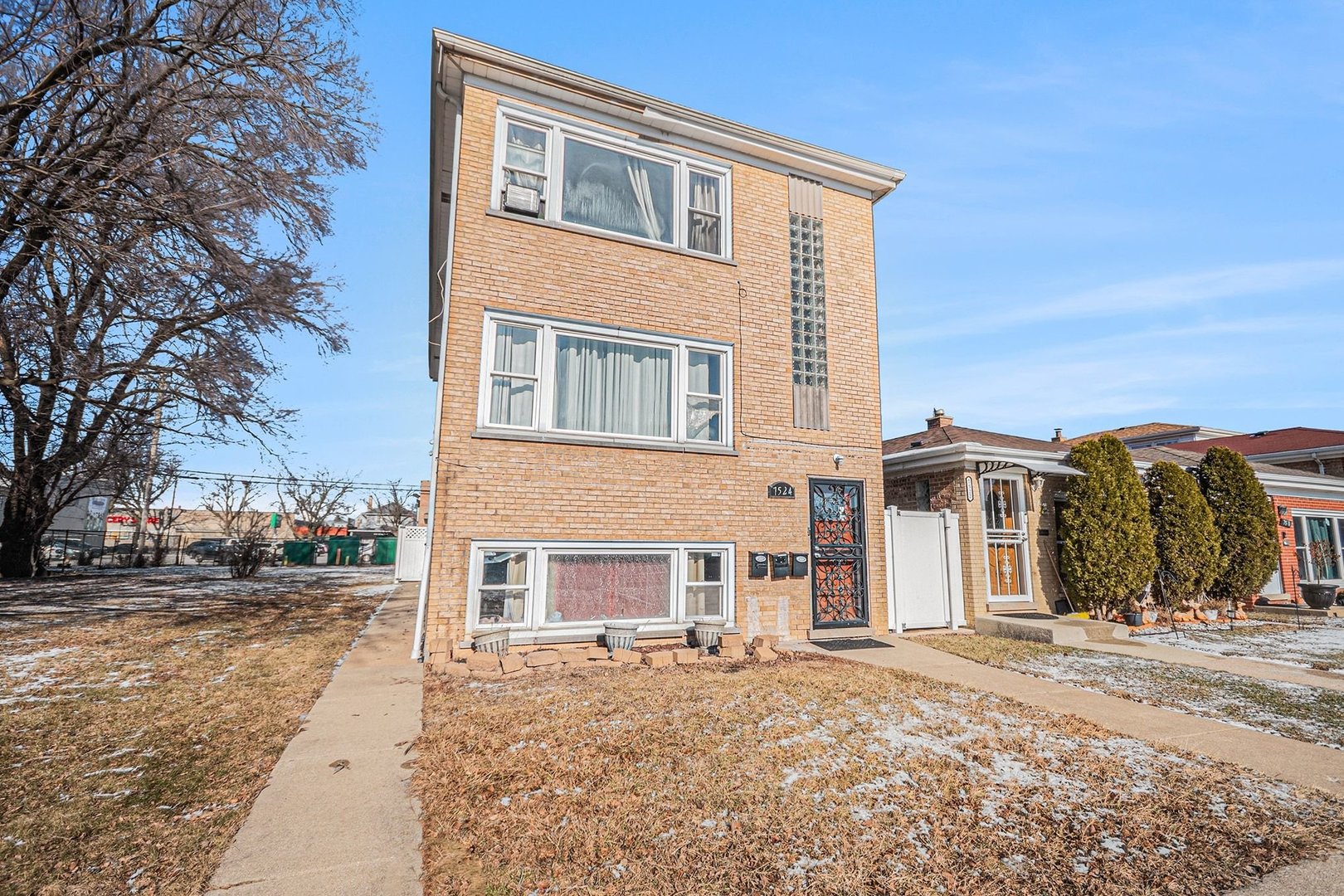 7524 W 63rd Place, Summit, IL