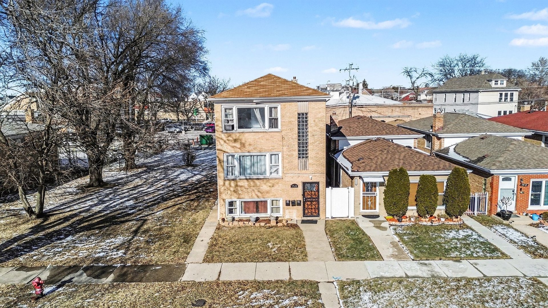 7524 W 63rd Place, Summit, IL