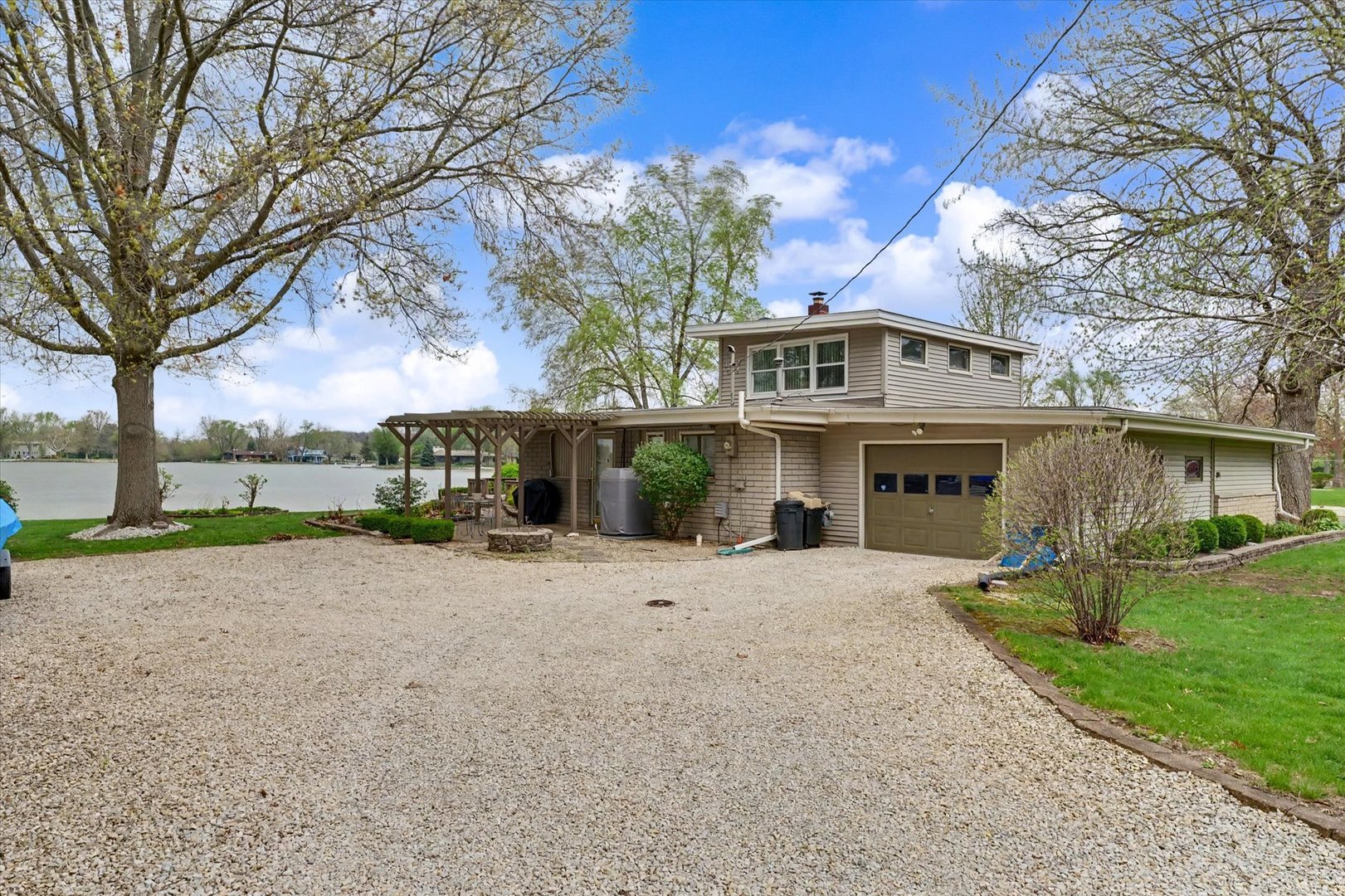 472 Wolfe Drive, Loda, IL