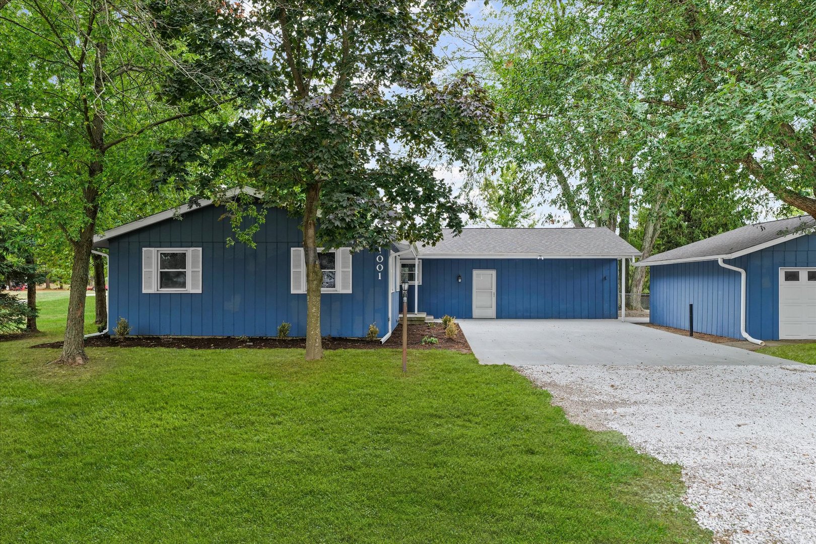 1001 W Dianne Lane, Mahomet, IL