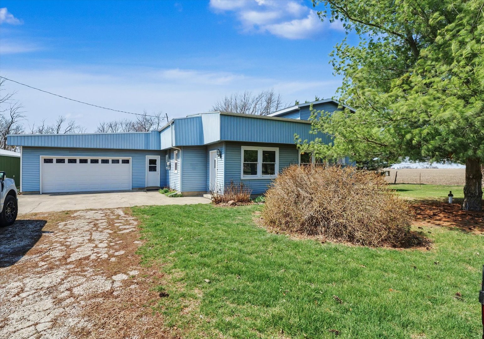 3055 County Road 1200 E, Rantoul, IL