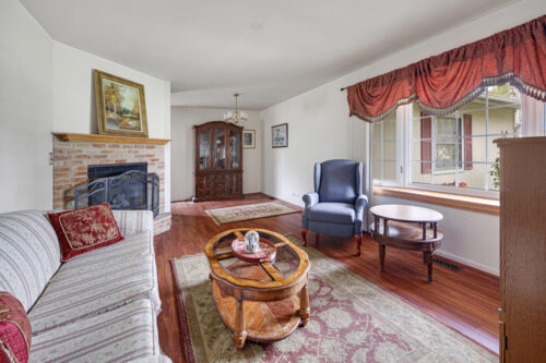 33 Walpole Road, Elk Grove Village, IL