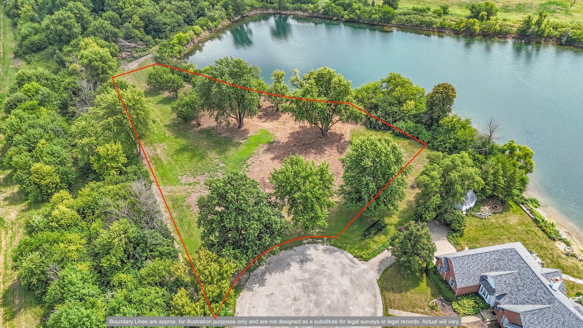 50 Moss Lake Drive, Farmer City, IL