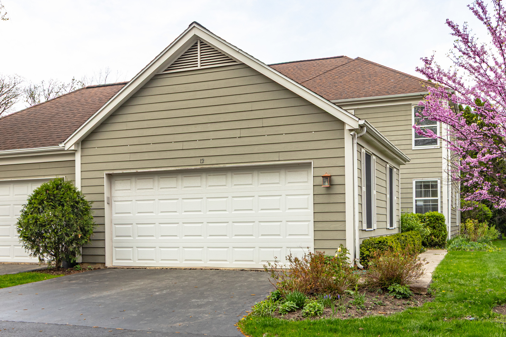 12 Sommerset Lane, Lincolnshire, IL