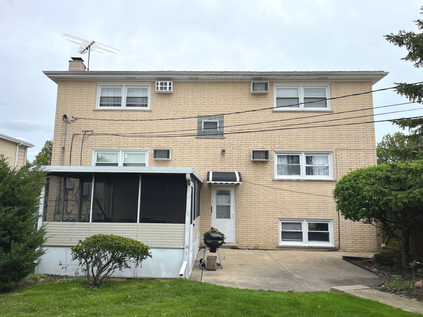 8632 Leclaire Avenue, Burbank, IL