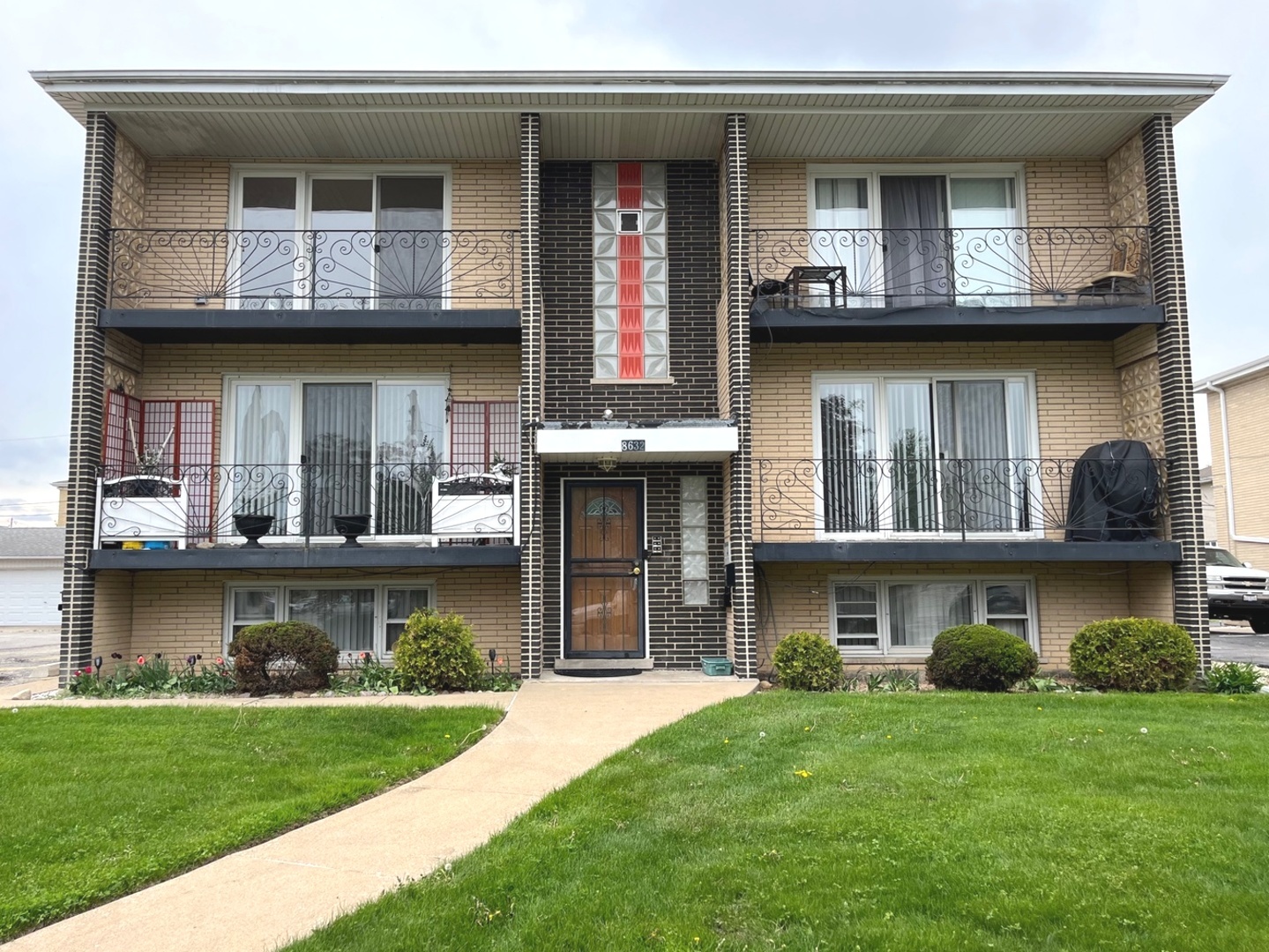 8632 Leclaire Avenue, Burbank, IL