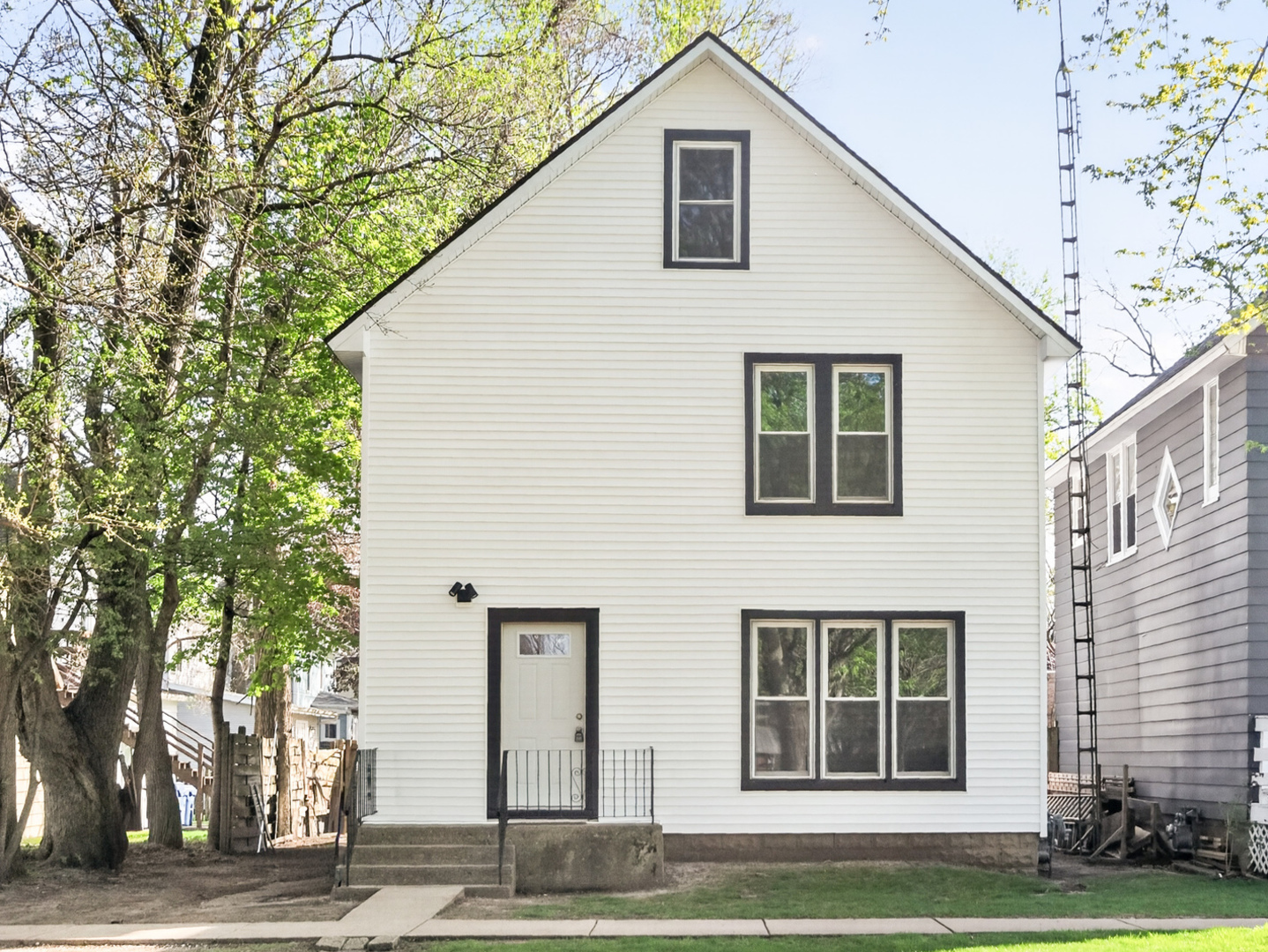 224 E Garden Street, DeKalb, IL