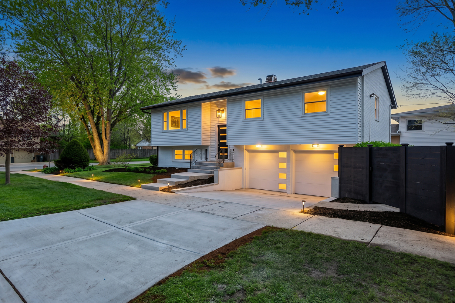 9132 Lincolnwood Drive, Evanston, IL