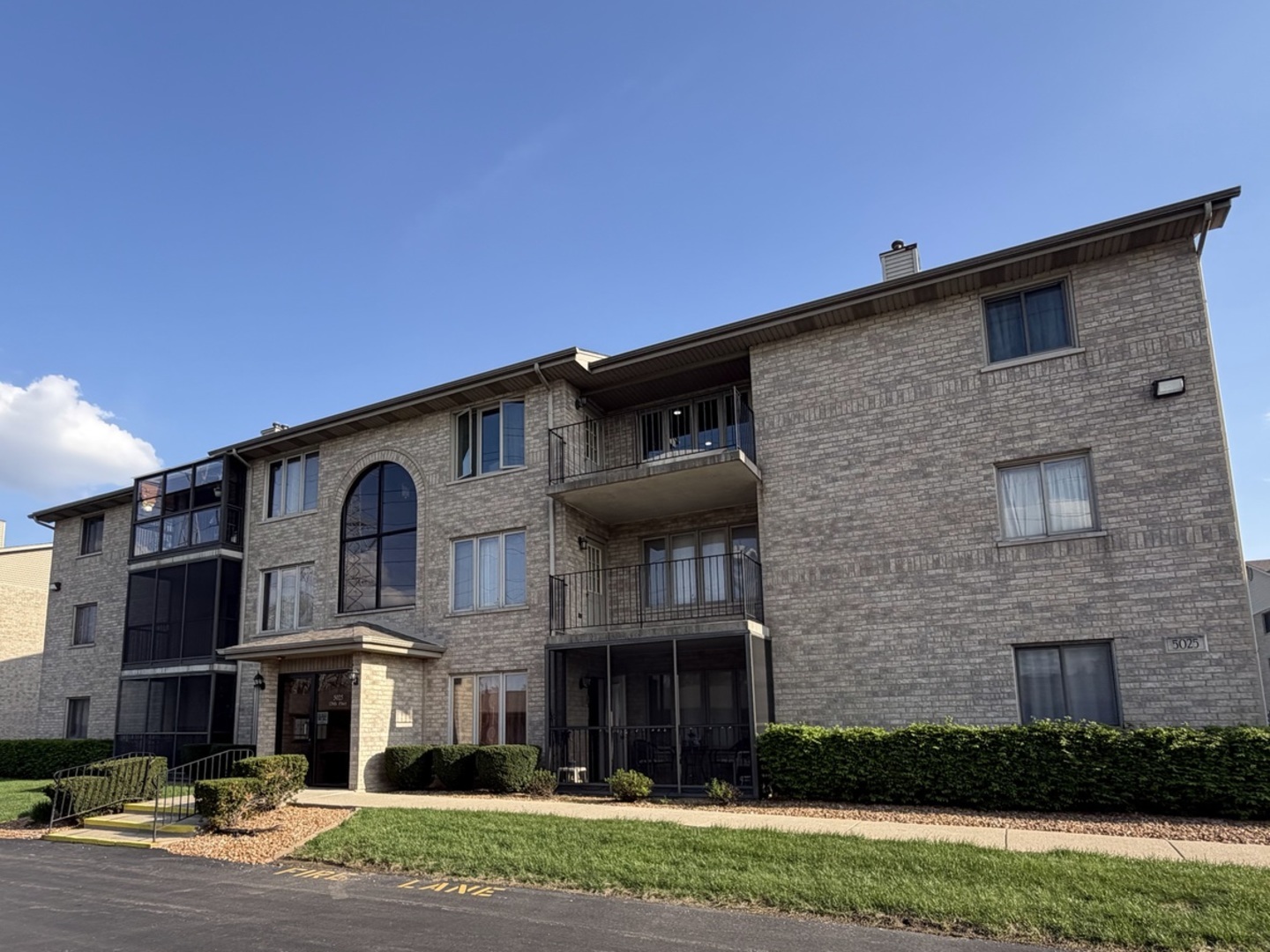 5025 139th Place #512, Crestwood, IL