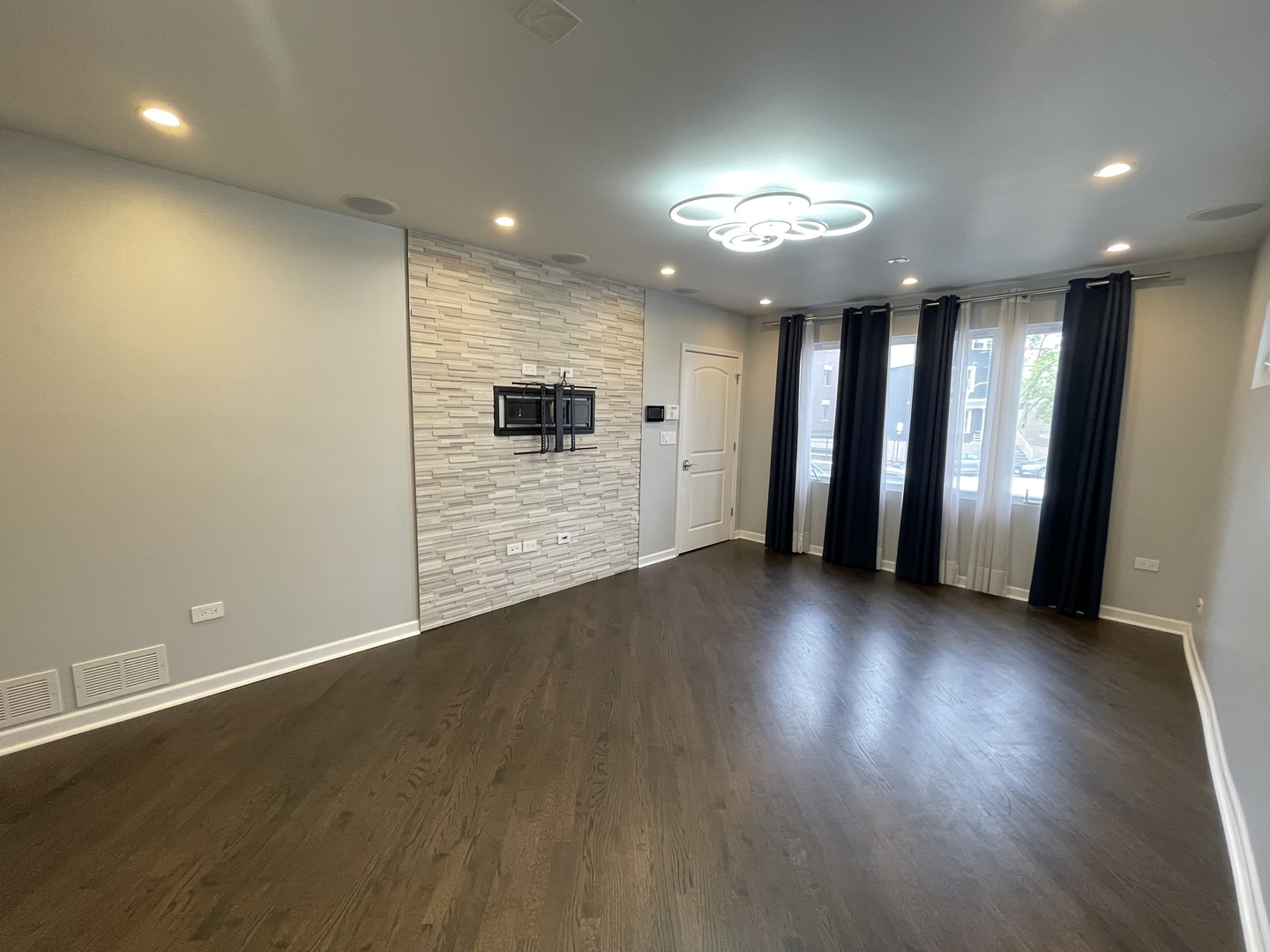 3230 N Elston Avenue #1, Chicago, IL