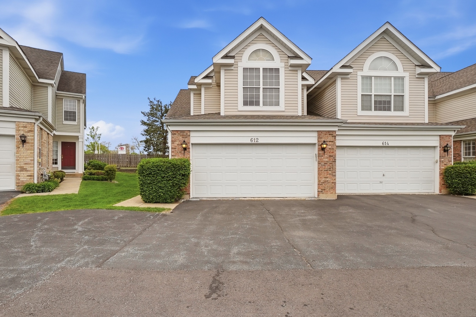 612 Citadel Drive, Westmont, IL