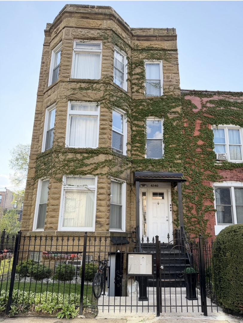 4340 S Berkeley Avenue #3, Chicago, IL