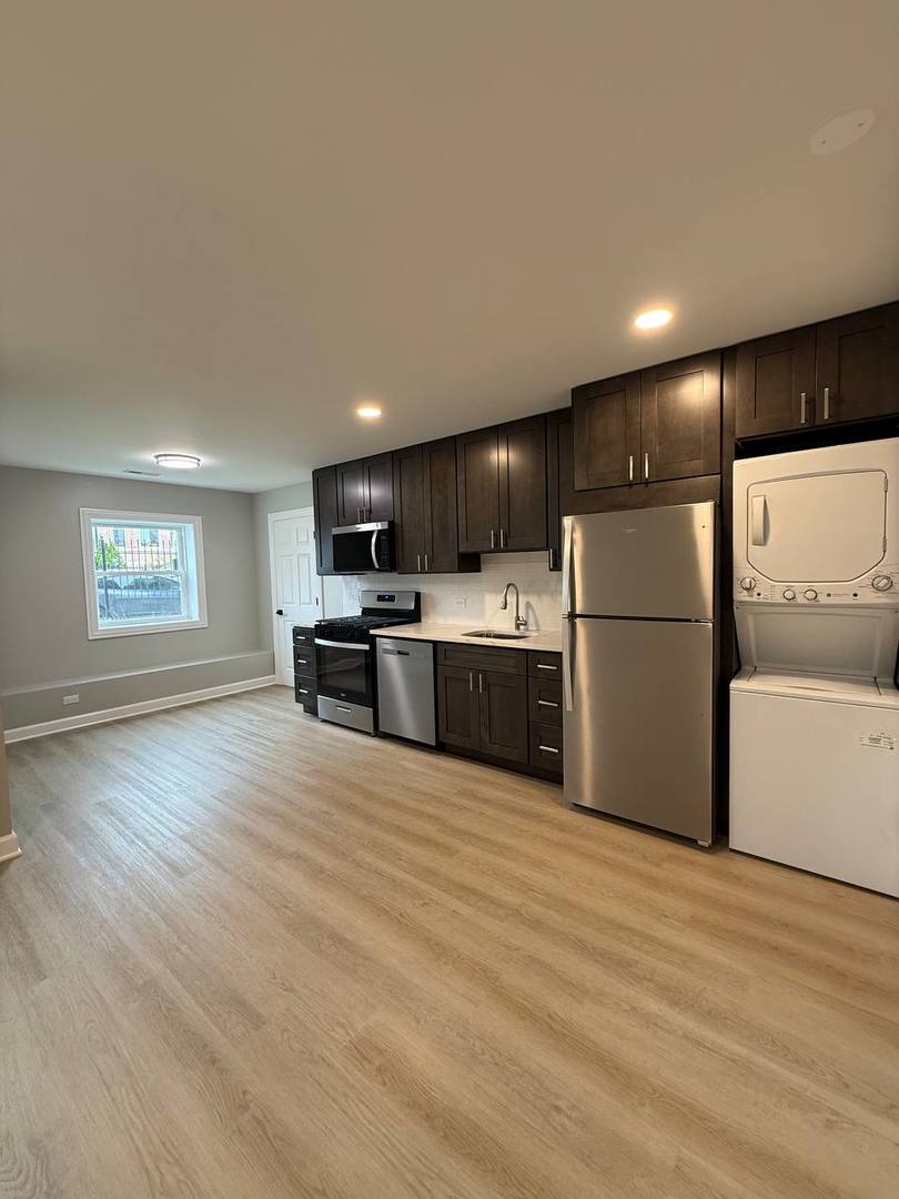 3247 W Thomas Street #GF, Chicago, IL