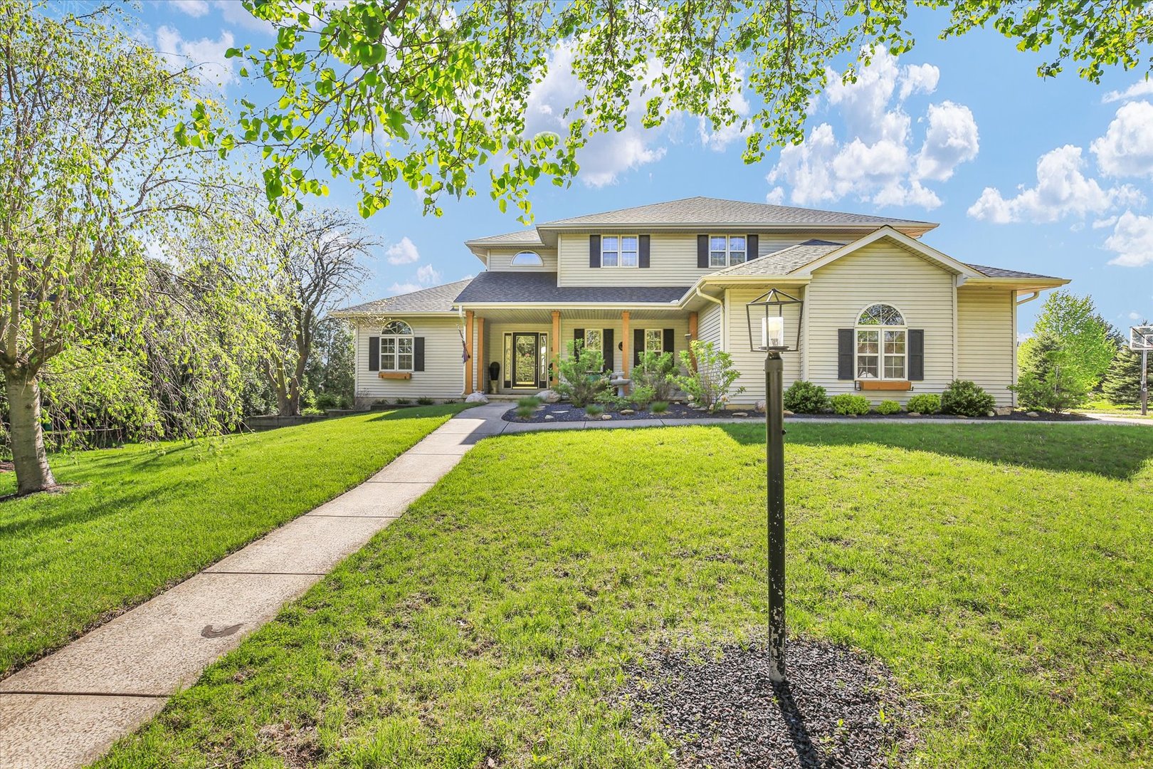 701 Kimela Drive, Mahomet, IL