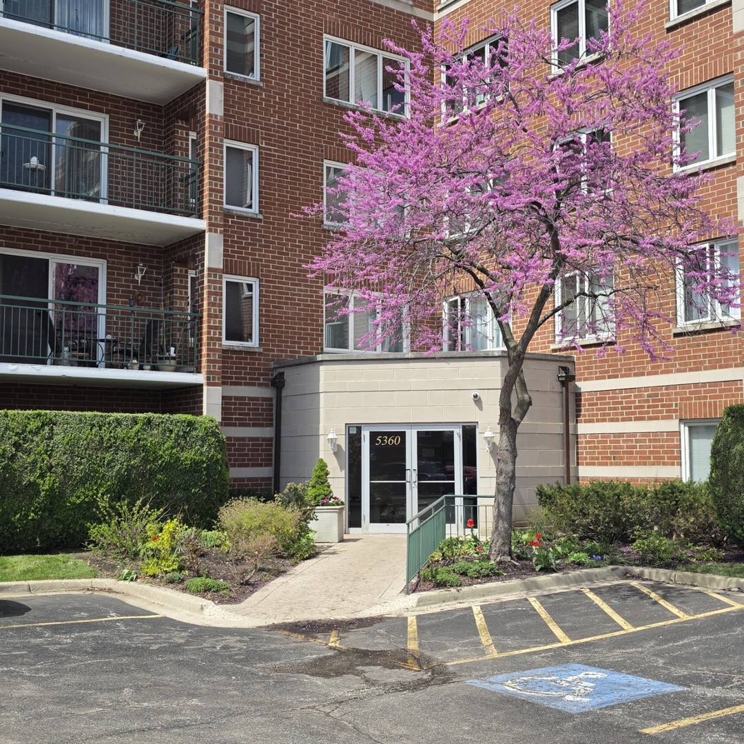 5360 N Lowell Avenue #510, Chicago, IL