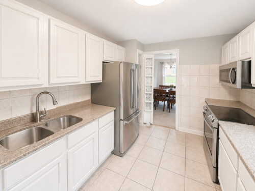 913 Flossmoor Avenue, Waukegan, IL