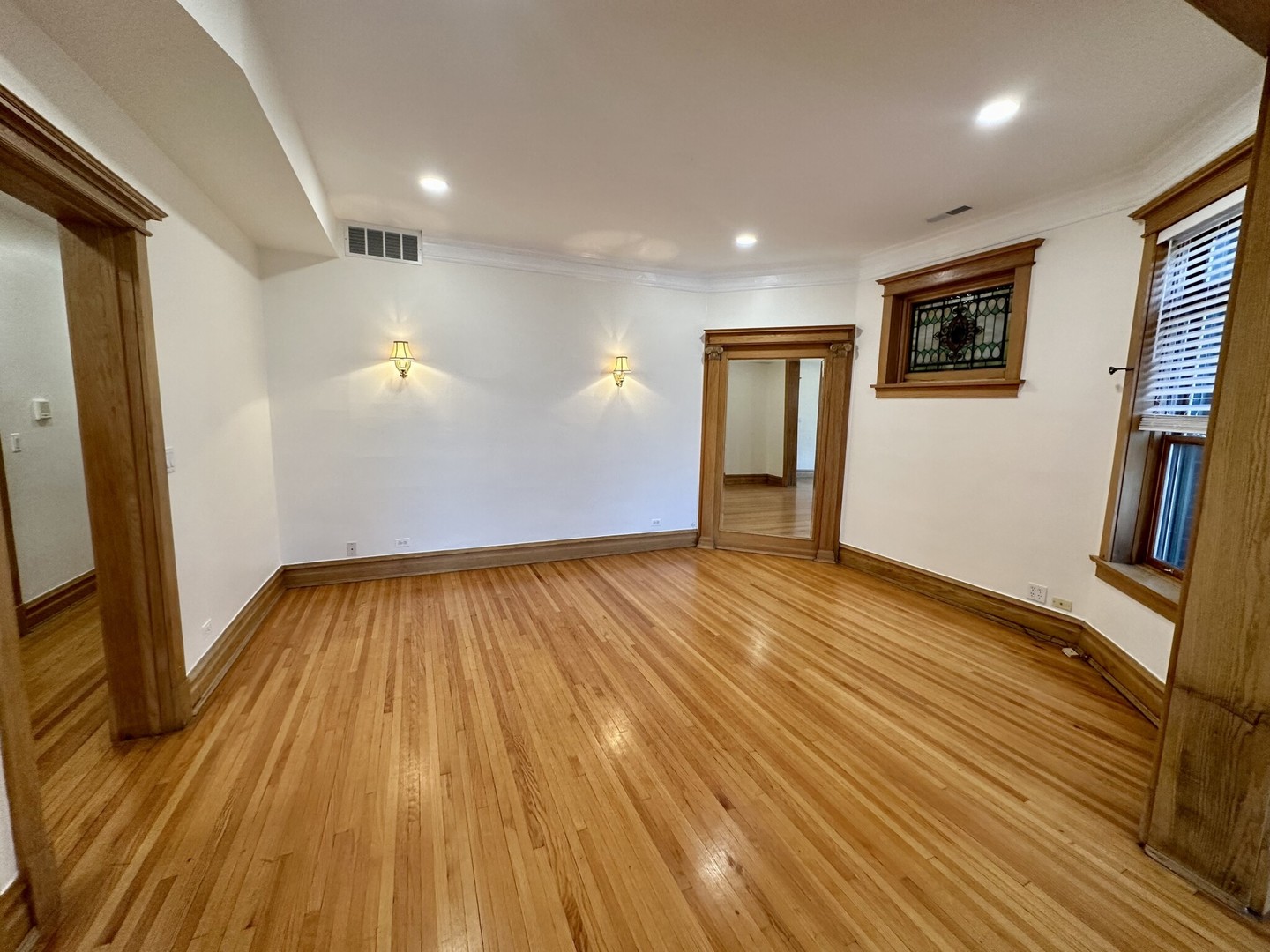 5719 N Kenmore Avenue #3, Chicago, IL