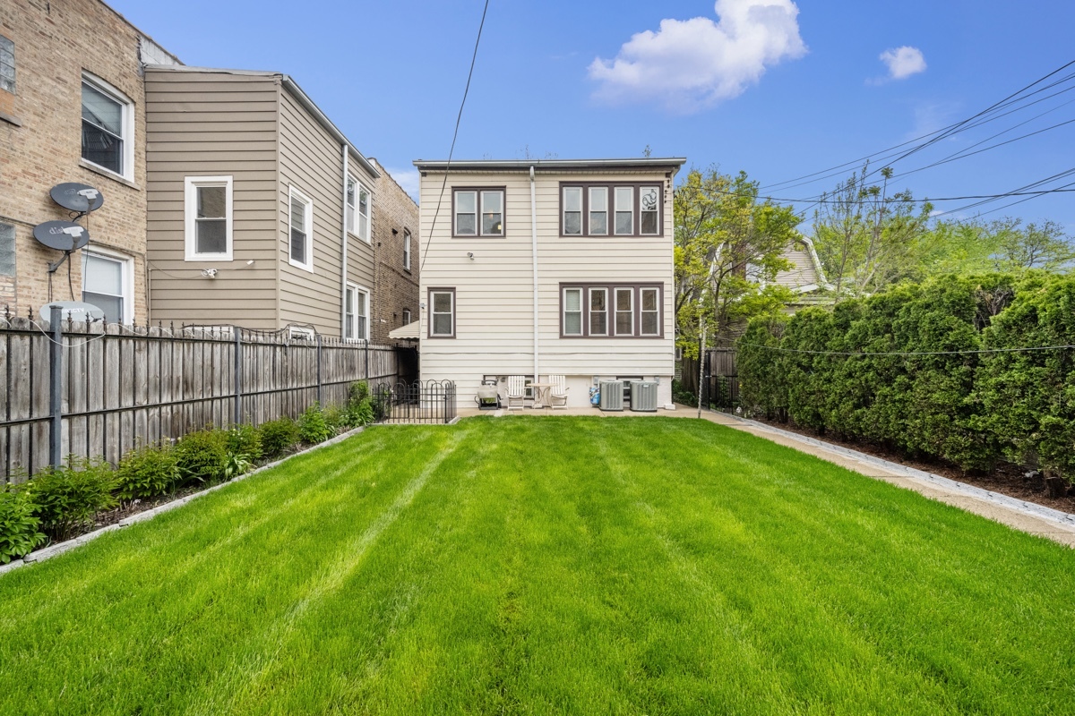 3220 N Keating Avenue, Chicago, IL