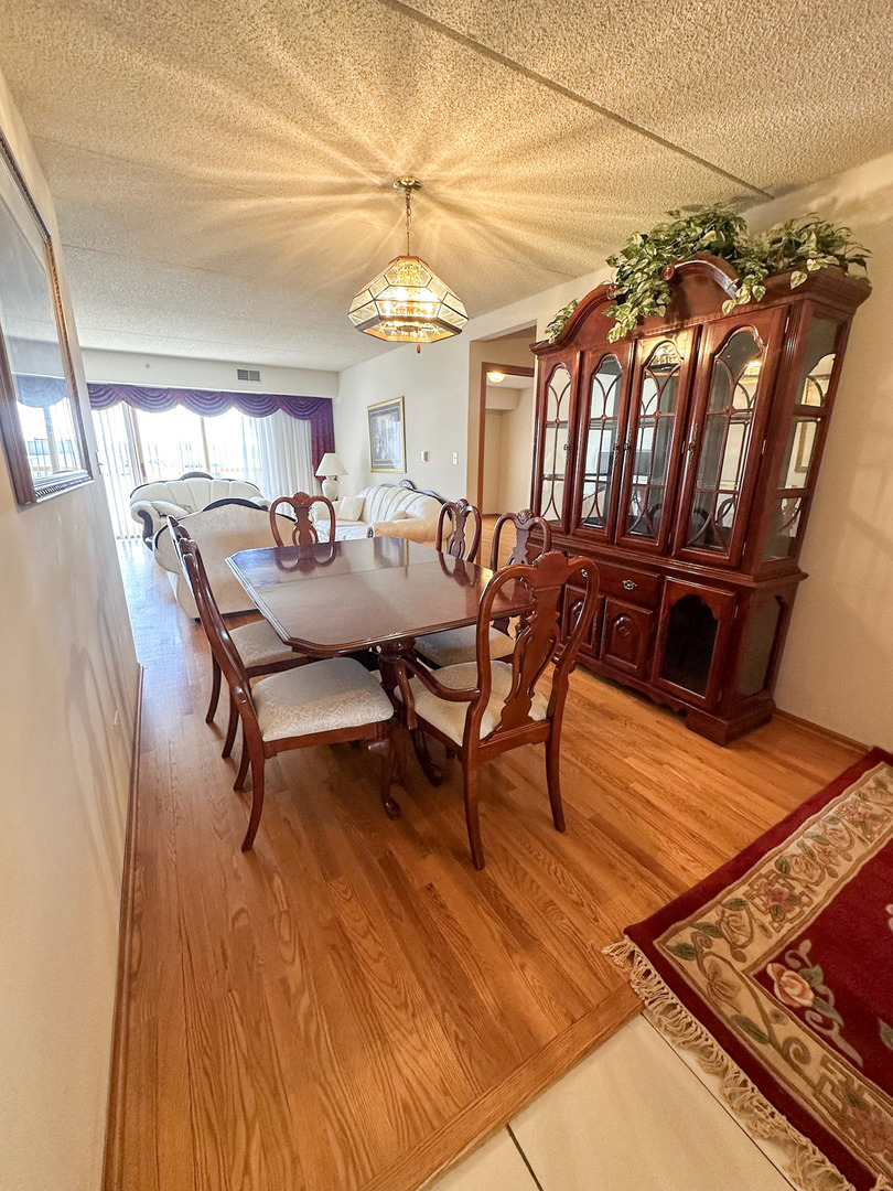 4700 N Harlem Avenue #306, Harwood Heights, IL