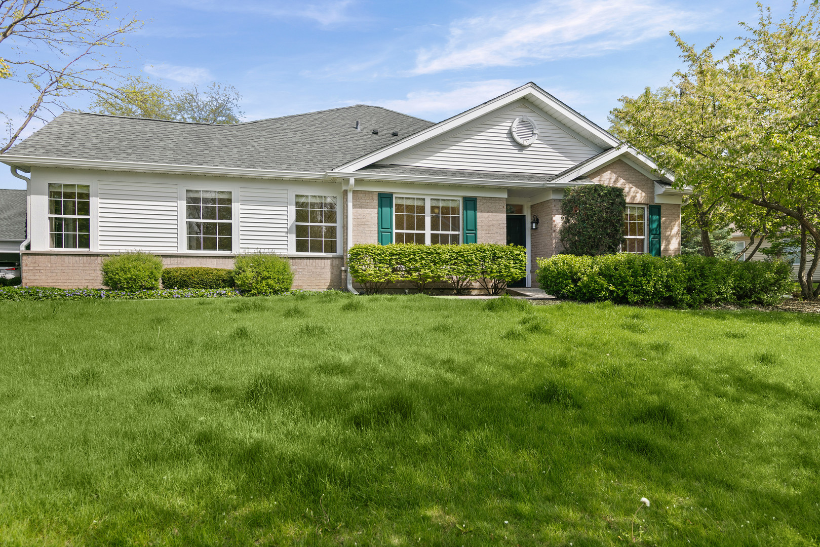 104 Enfield Lane, Grayslake, IL