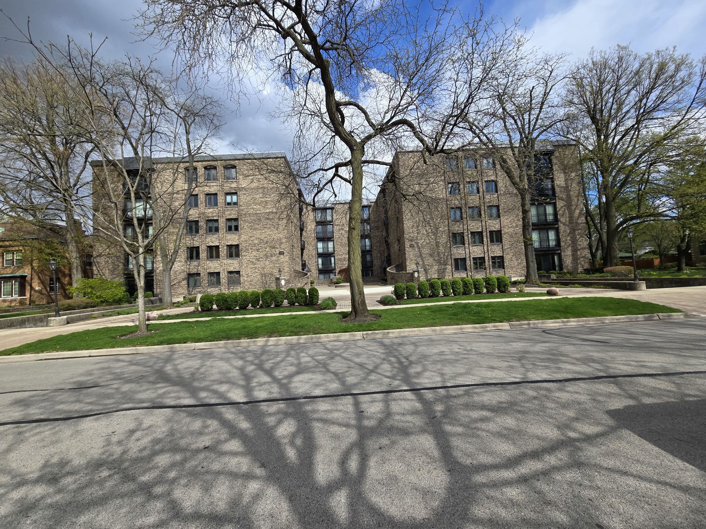 1005 Bonnie Brae Place #5F, River Forest, IL