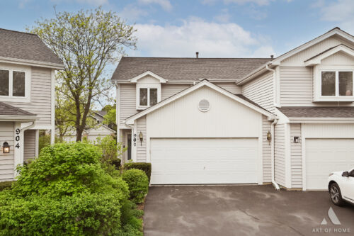 902 Ashley Court, Westmont, IL