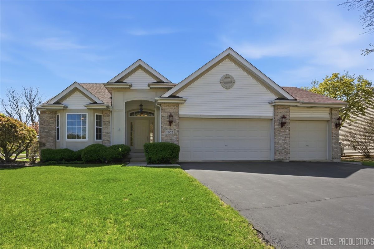 1502 Hartsburg Lane, North Aurora, IL
