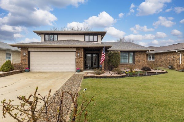 8058 Circle Drive, Palos Hills, IL