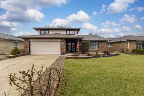 8058 Circle Drive, Palos Hills, IL