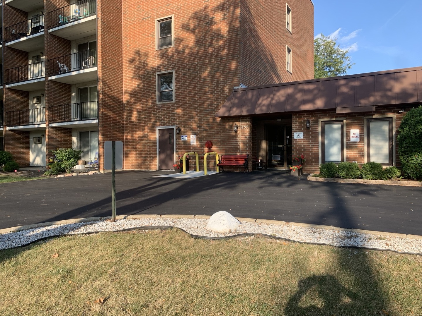 255 S West Avenue #403, Elmhurst, IL