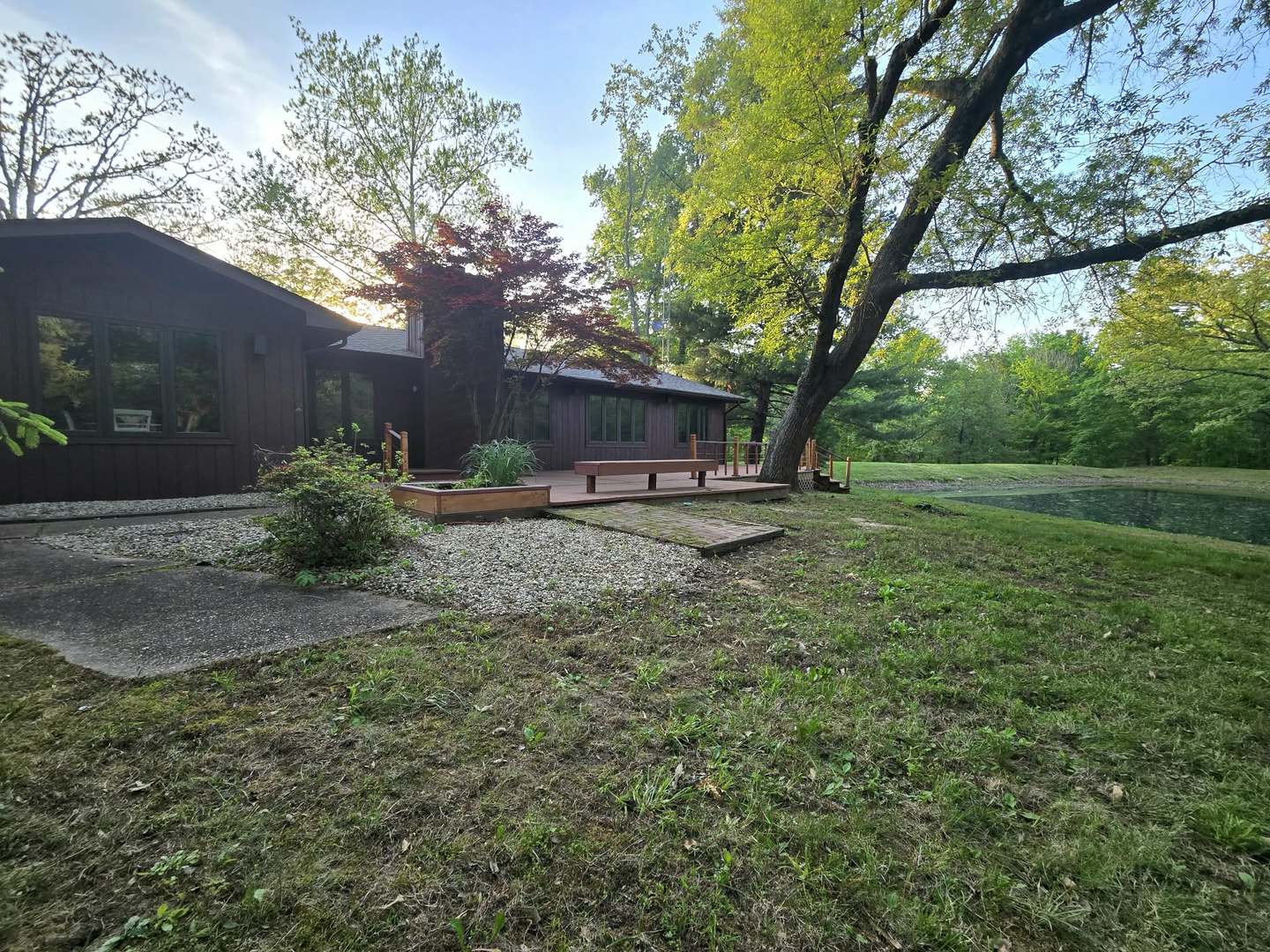 17647 N Old Centralia Lane, Mt Vernon, IL