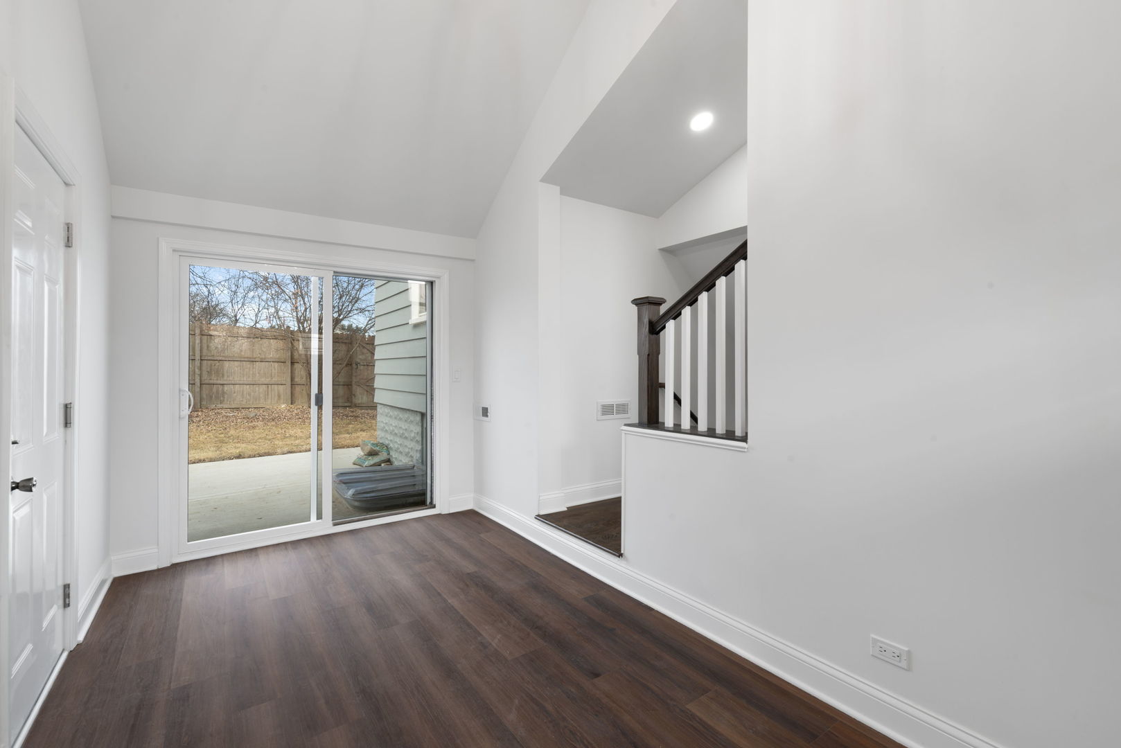 9048 Oneill Drive, Burr Ridge, IL