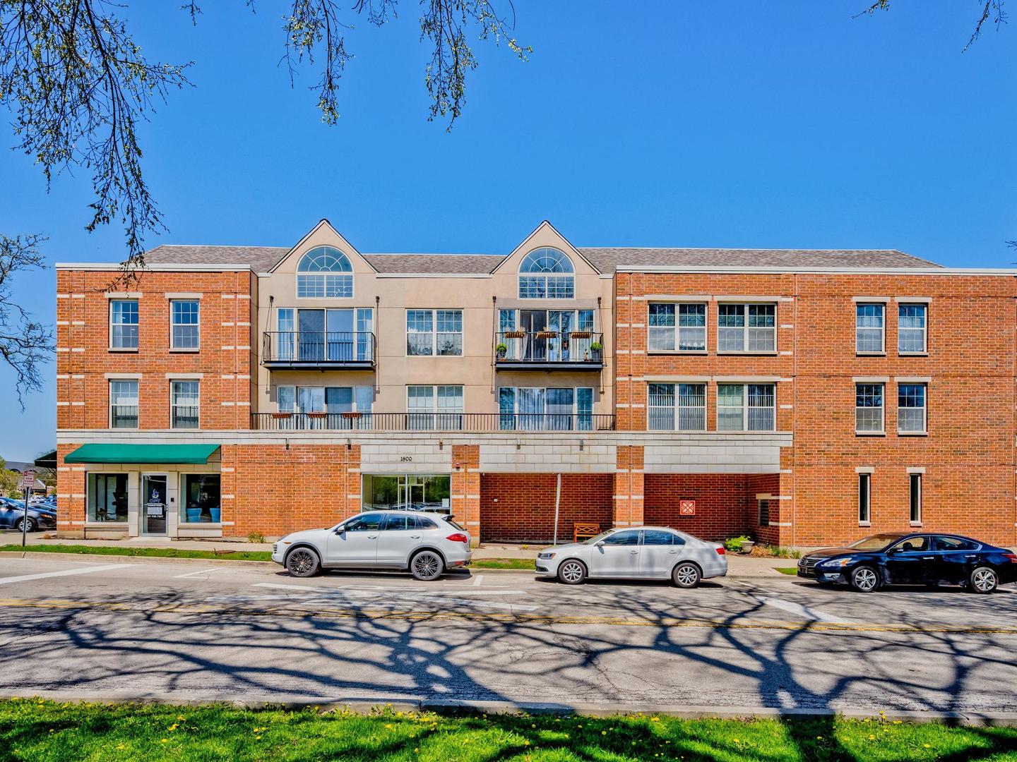 1800 Dewes Street #305, Glenview, IL