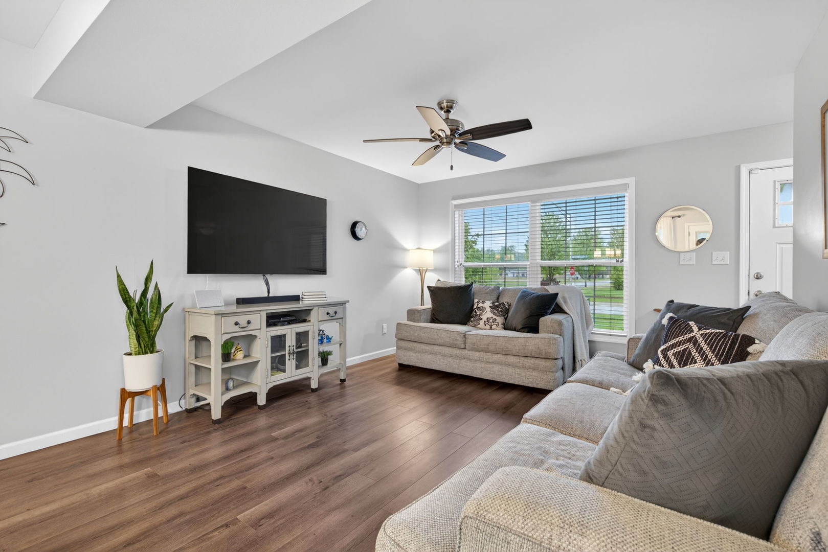 300 Arrowhead Drive, Minooka, IL