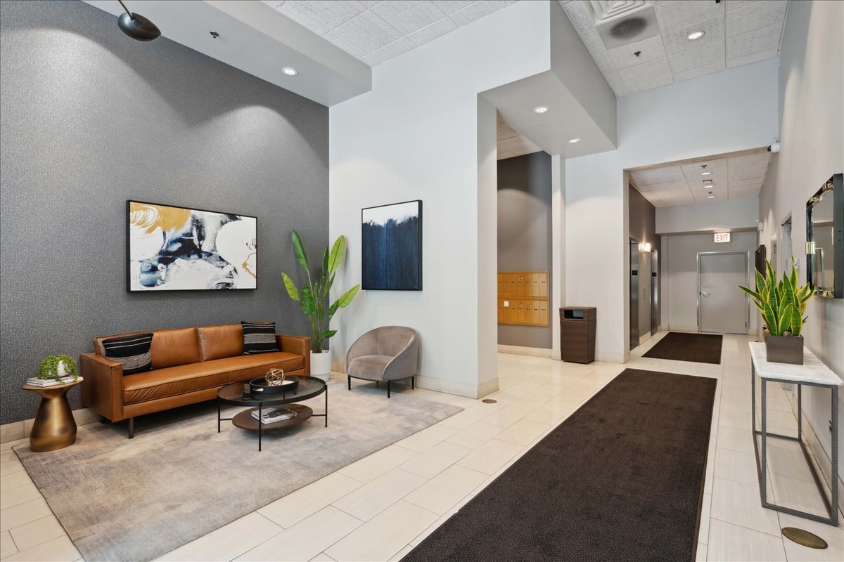 400 W Ontario Street #608, Chicago, IL