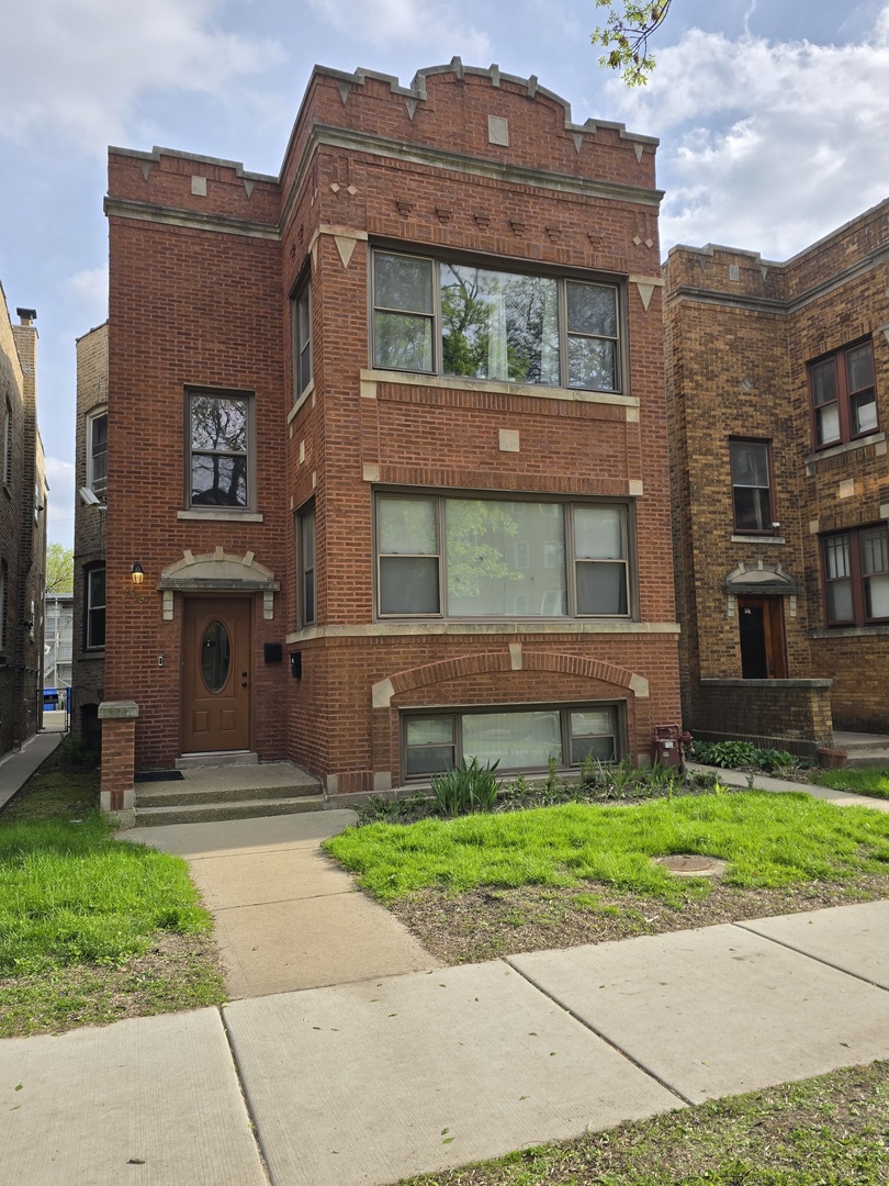 2629 W Winnemac Avenue, Chicago, IL