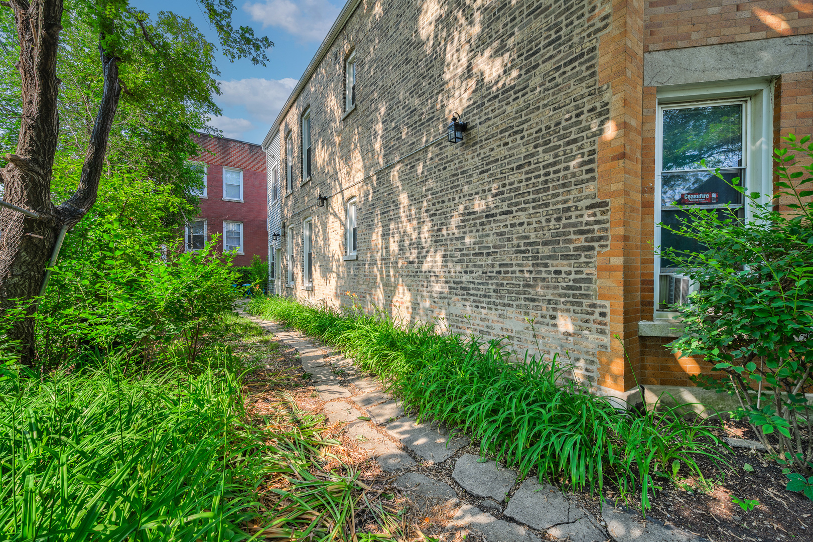 3521 W Cortland Street #1R, Chicago, IL